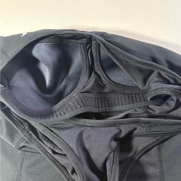 Nike Women’s Medium Black Sports Tank - Picture 10 of 11